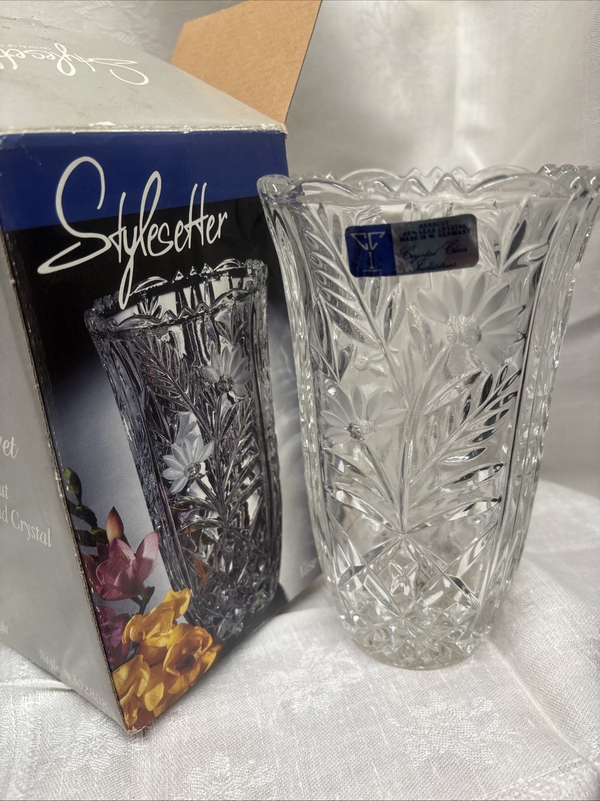 Stylesetter Margaret Hand Cut 24% Full Lead Crystal Floral Vase 7in