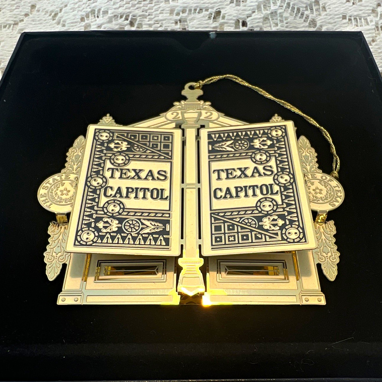 2002 Christmas Ornament Texas State Capitol Ornament Door Hinge Hanging w/ Box