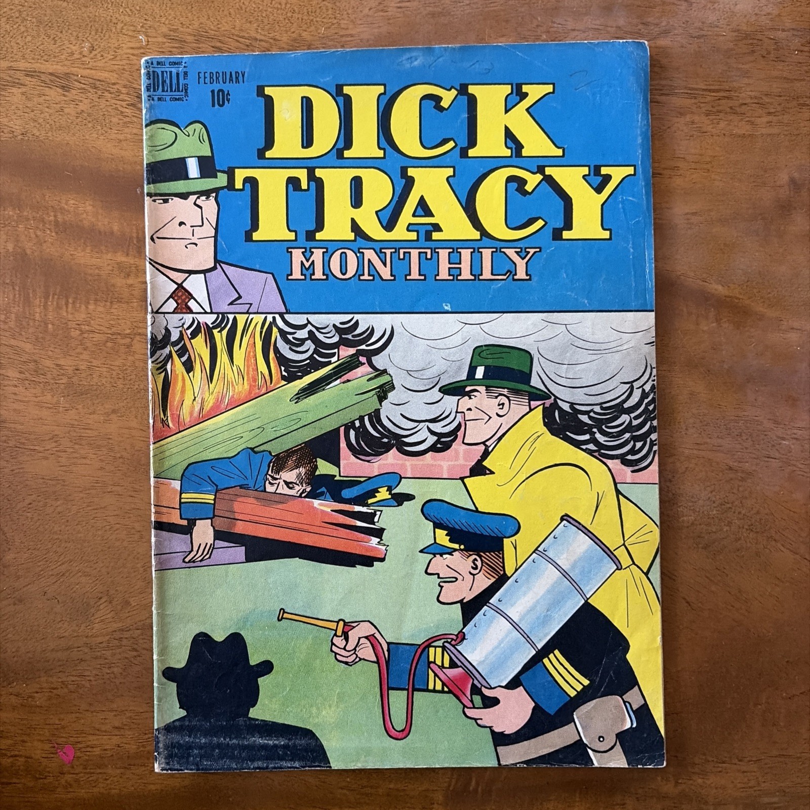 DICK TRACY Monthly #2 DELL Comics Jan. 1948 Chester Gould Art 10 Cent Book DICK TRACY Monthly #2 DELL Comics Jan. 1948 Chester Gould Art 10 Cent Book