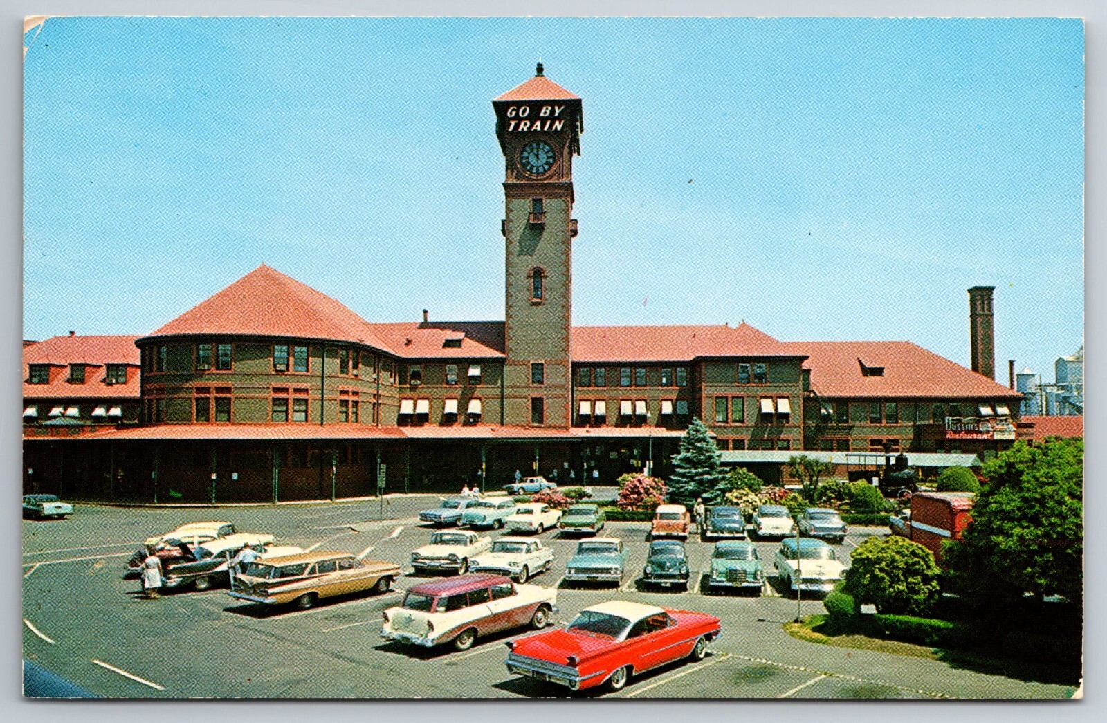 Vintage Postcard OR Portland Union Station Old Cars Chrome -13630