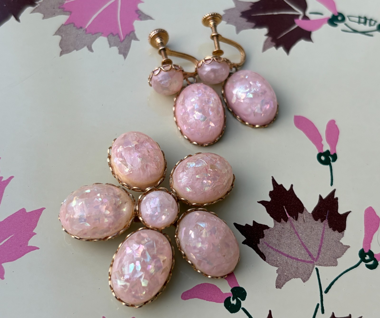 Vintage Coro Pink Confetti Lucite Brooch Earrings Set Flower Screw Back MCM Vintage Coro Pink Confetti Lucite Brooch Earrings Set Flower Screw Back MCM