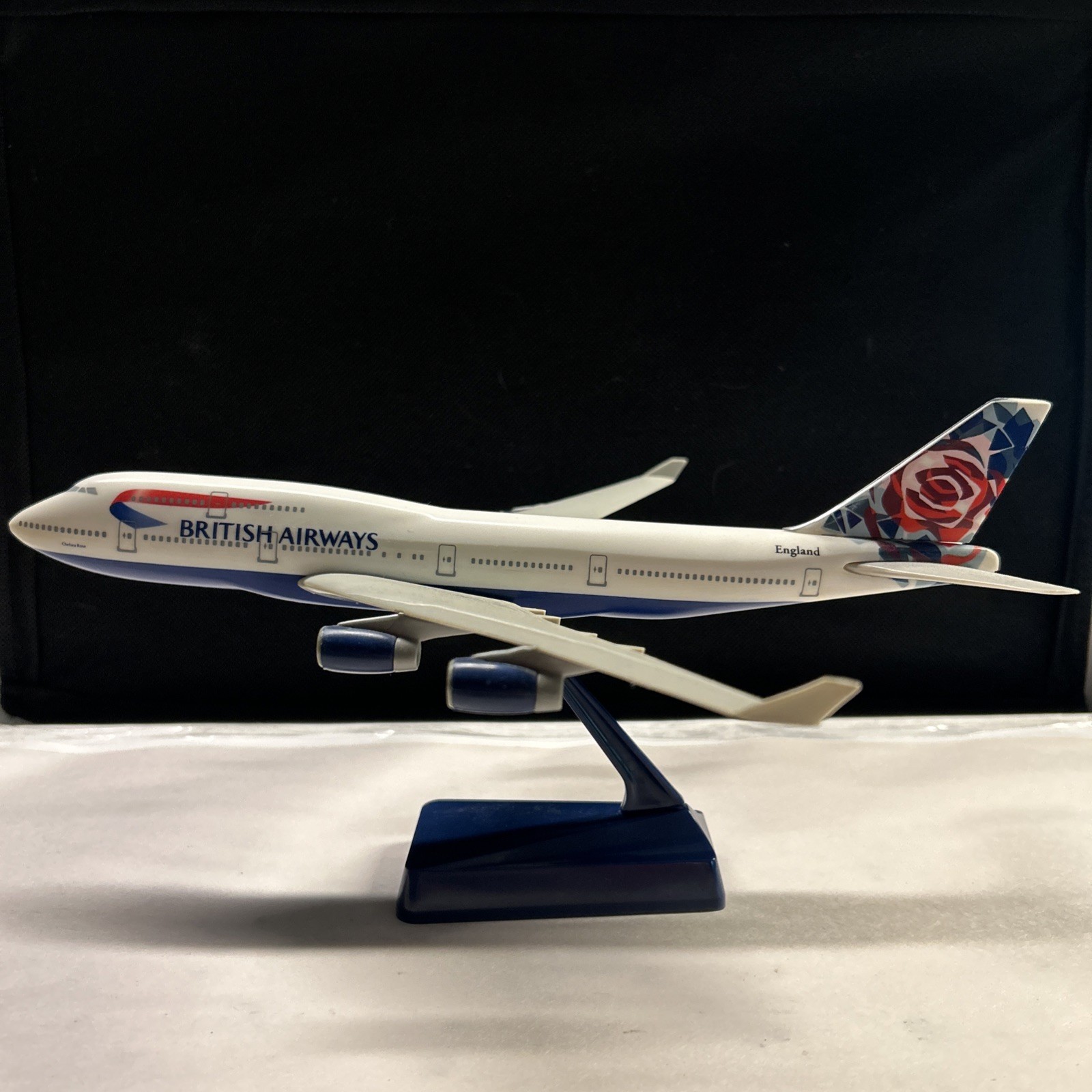 Vintage British Airways Desk Model Boeing 747 -400 Chelsea Rose England