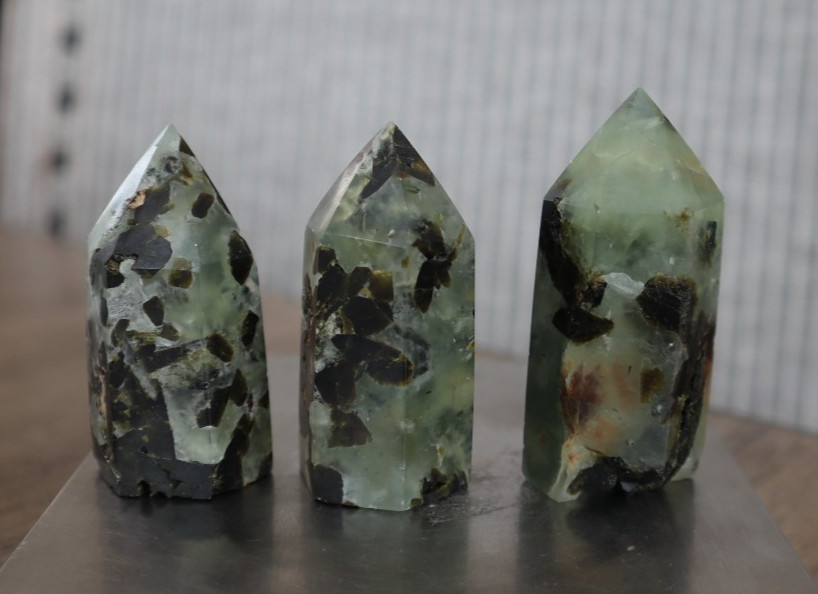 SMALL PREHNITE POINT BUNDLE (3) POINTS INCLUDED 161.6 GRAMS SMALL PREHNITE POINT BUNDLE (3) POINTS INCLUDED 161.6 GRAMS