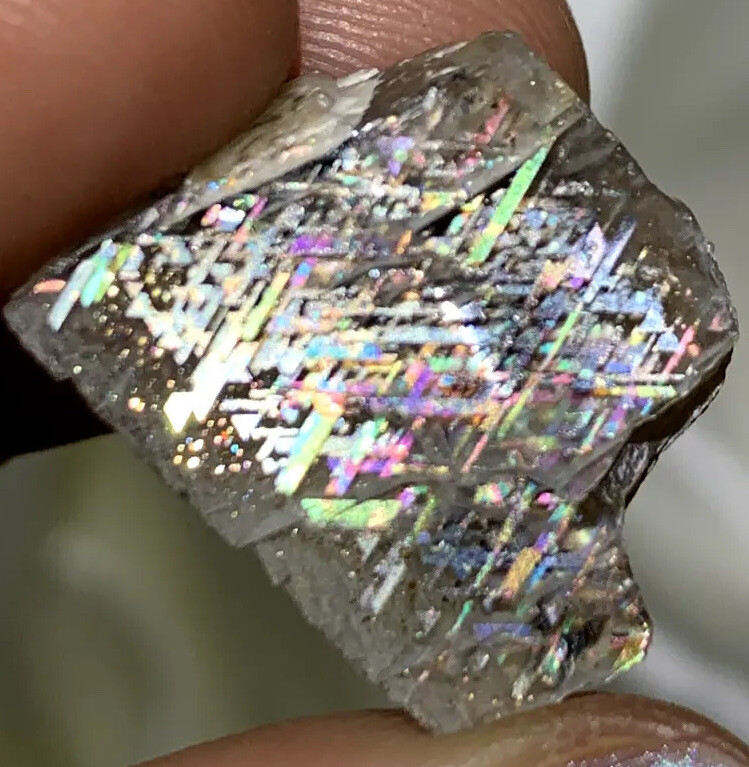 HIGHEST GRADE FULL SPECTRUM PURPLE RAINBOW LATTICE SUNSTONE POLISHED CRYSTAL *A HIGHEST GRADE FULL SPECTRUM PURPLE RAINBOW LATTICE SUNSTONE POLISHED CRYSTAL *A