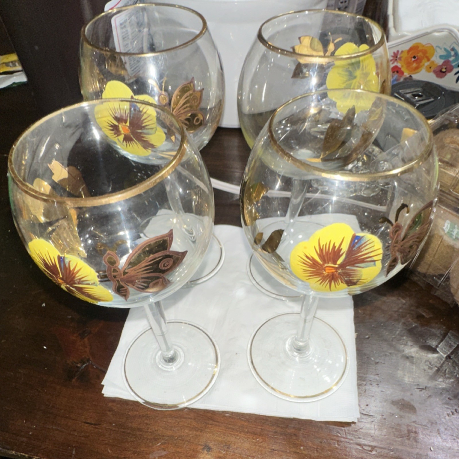 Set of 4 Stemmed Painted Floral Wine Glasses Yellow Gold Decorated Design