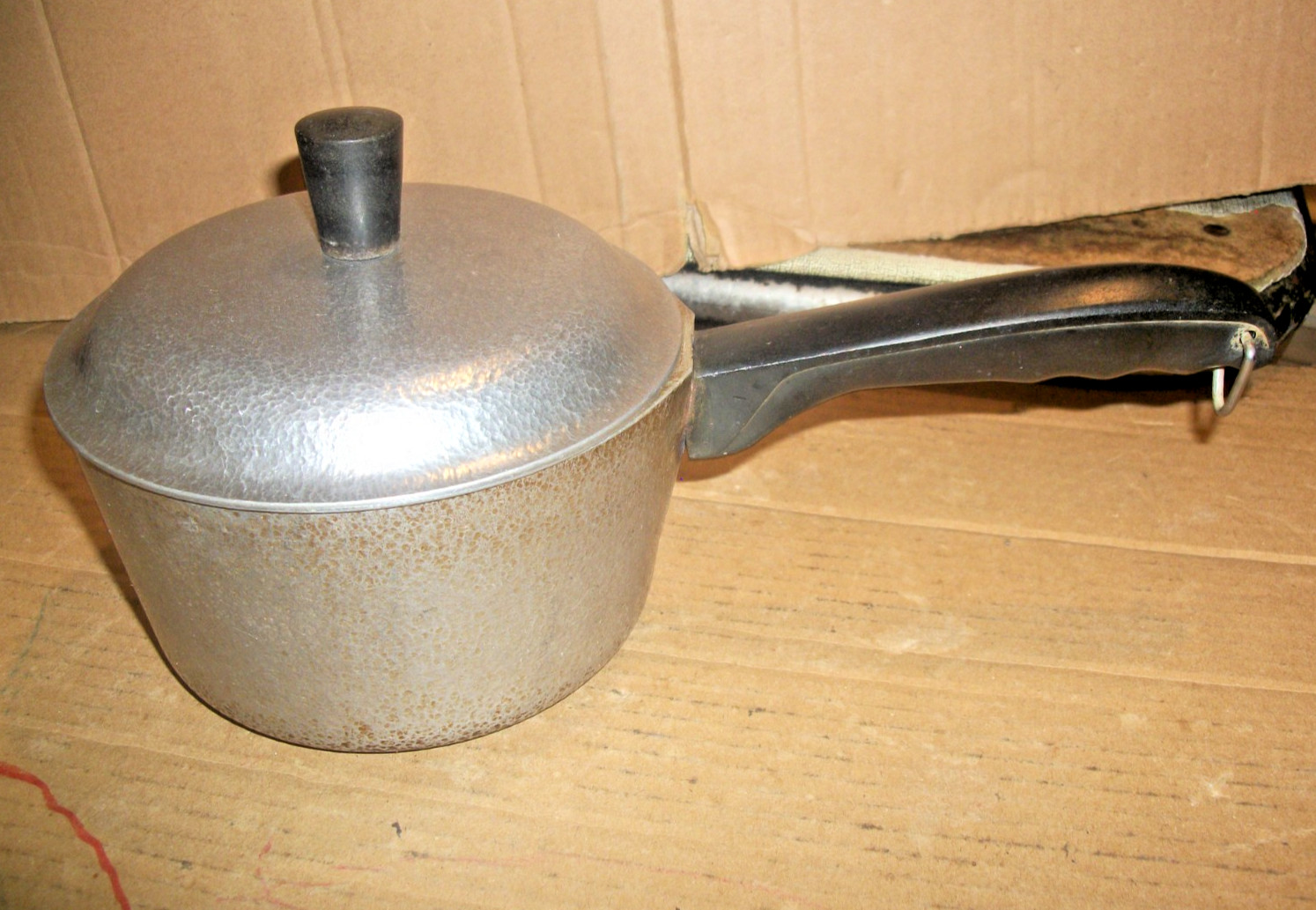 Vintage Club 1 Quart Sauce Pan With Lid - Hammered Aluminum