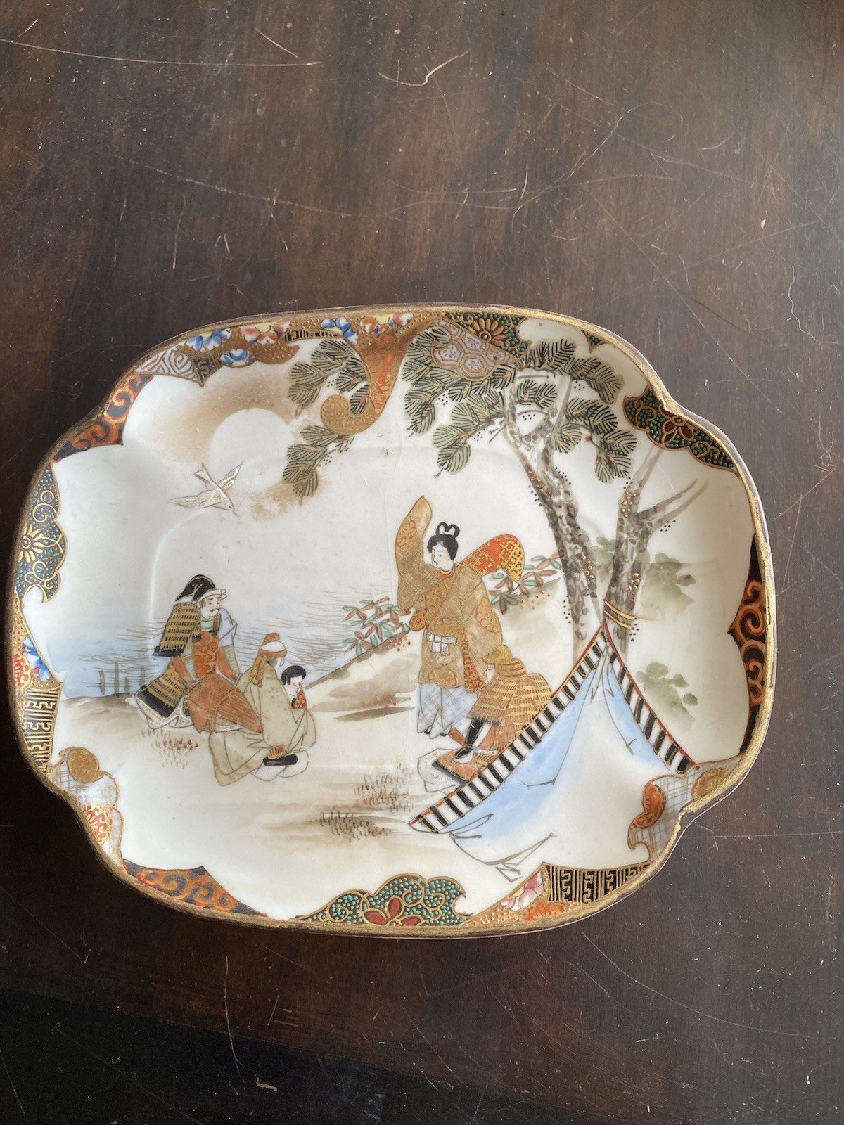 Antique Japanese Kutani Porcelain Figural Platter (Meiji Period, c. 1880–1900s)
