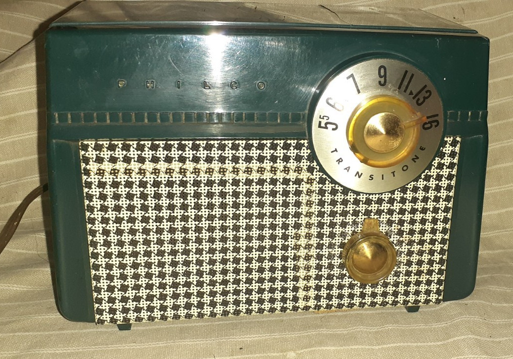 Vintage 1954 Philco model C-580 Green Case AM Radio 4-tube Receiver