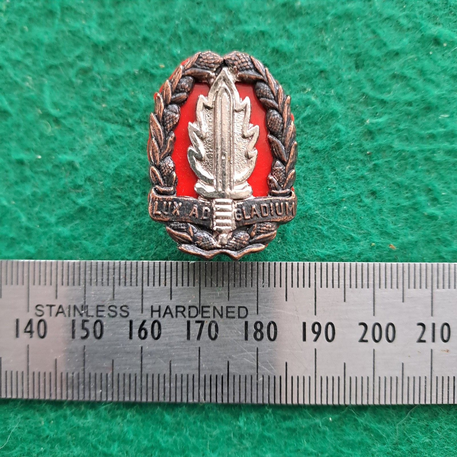 South African SADF Intelligence School Cap Badge Africa Border War Approved 1985 South African SADF Intelligence School Cap Badge Africa Border War Approved 1985