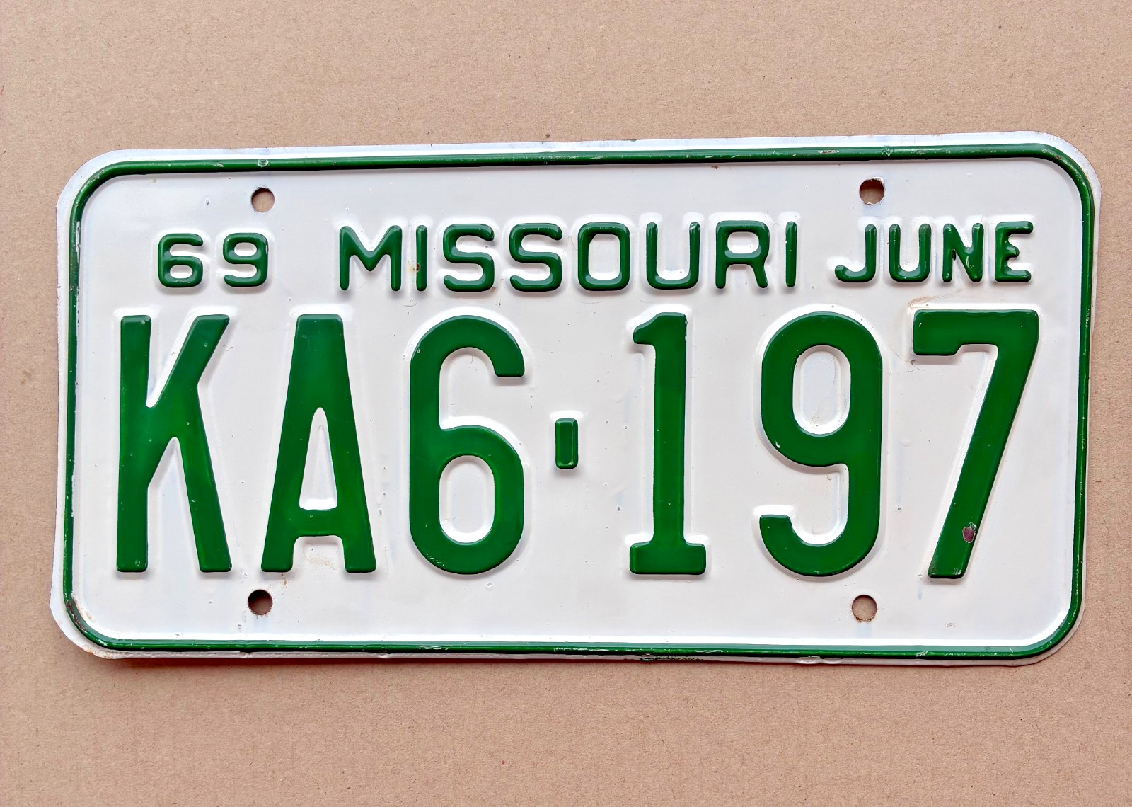 1969 Missouri passenger car license plate KA6-197 Very Clean