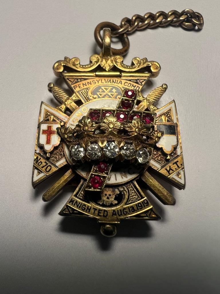 Antique 14K Gold Masonic Knights Templar Jewel Diamonds Rubies Enamel 24.1g