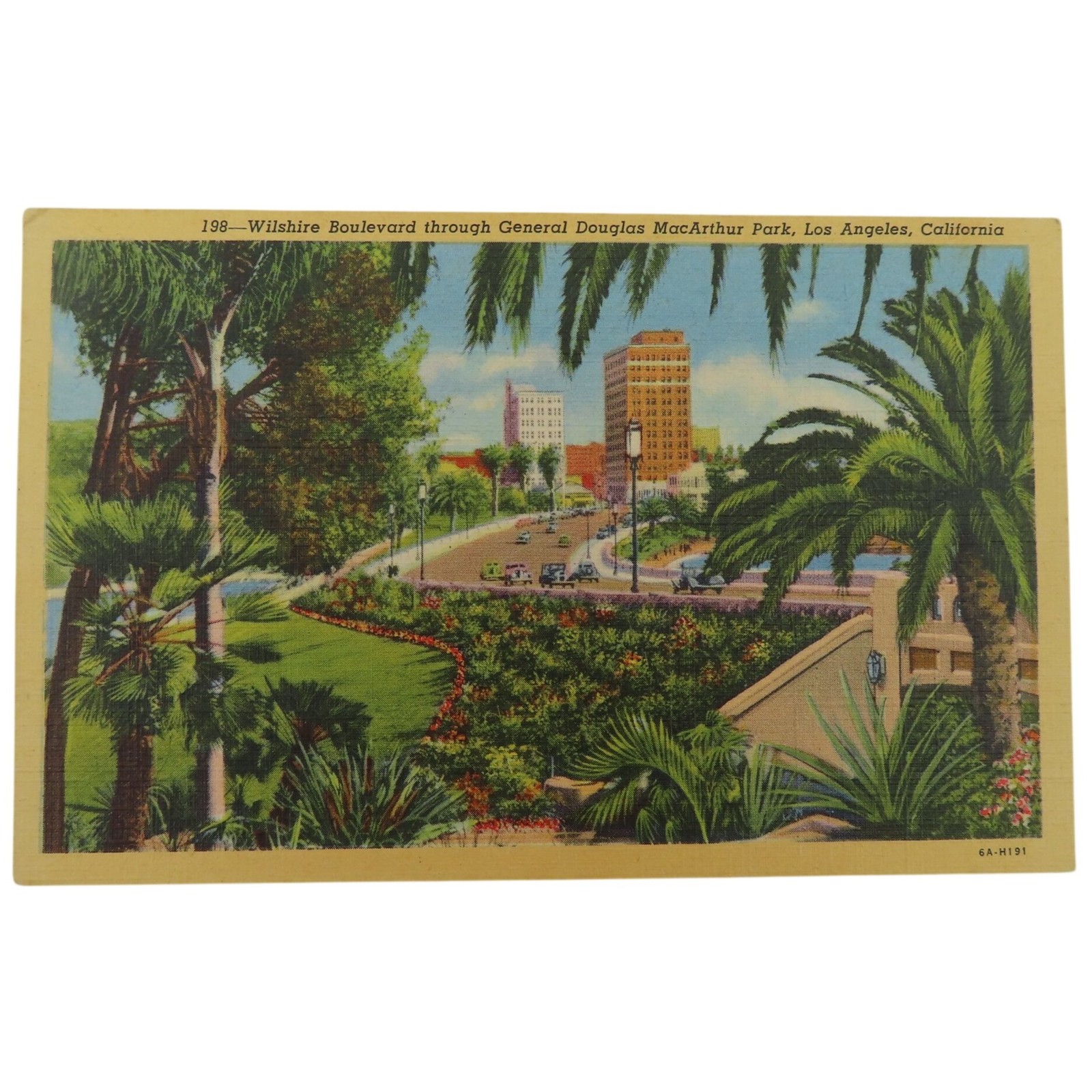 Wilshire Boulevard General Douglas MacArthur Park Los Angeles Postcard Unposted
