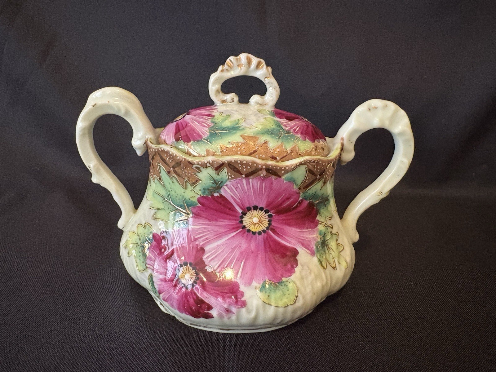 NIPPON SUGAR BOWL GOLD GILT HAND DECORATED ROSES