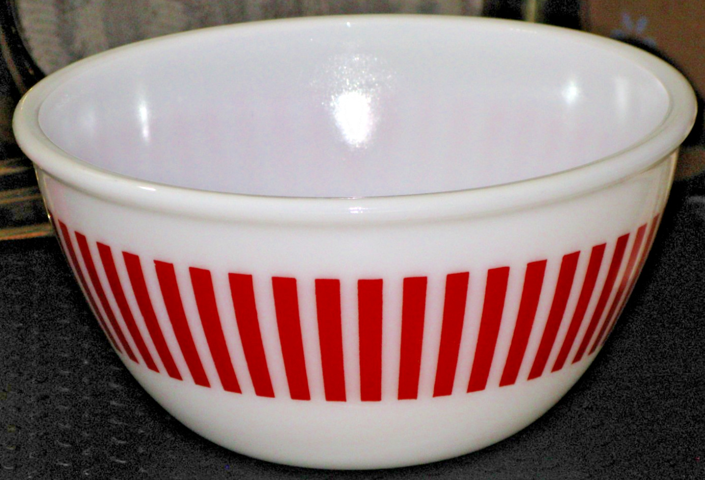 VINTAGE HAZEL ATLAS WHITE MILK GLASS w RED CANDY CANE STRIPES 8 INCH MIXING BOWL