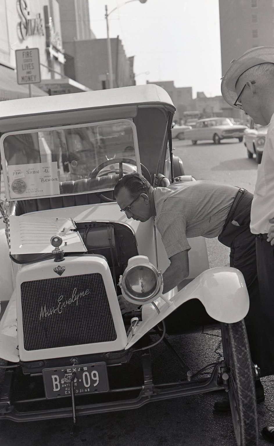sl47 Negative 1960\'s Waco Texas  Saxon Automobile Miss Evelyne Men 311a