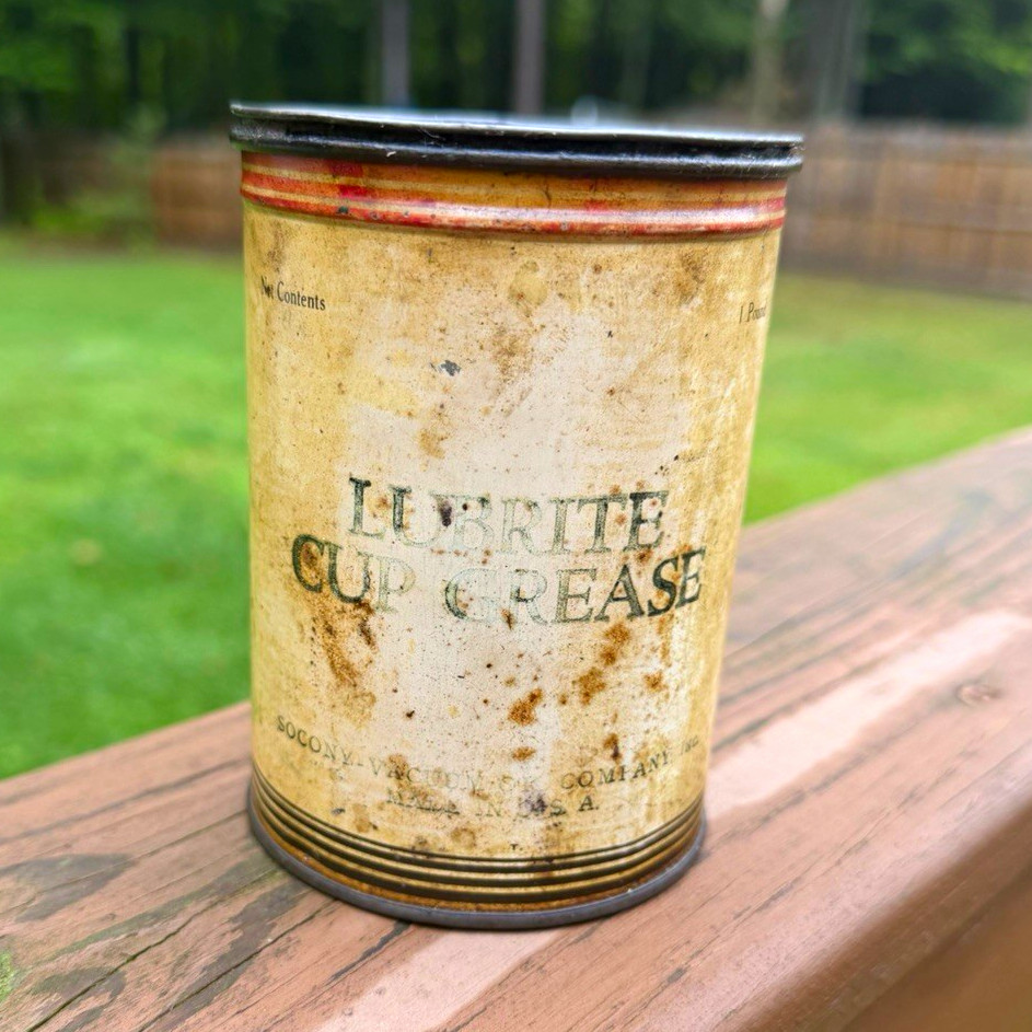 VTG 1940s Lubrite Cup Grease Can Socony Vacuum 1lb Litho Tin w/ Lid & Product