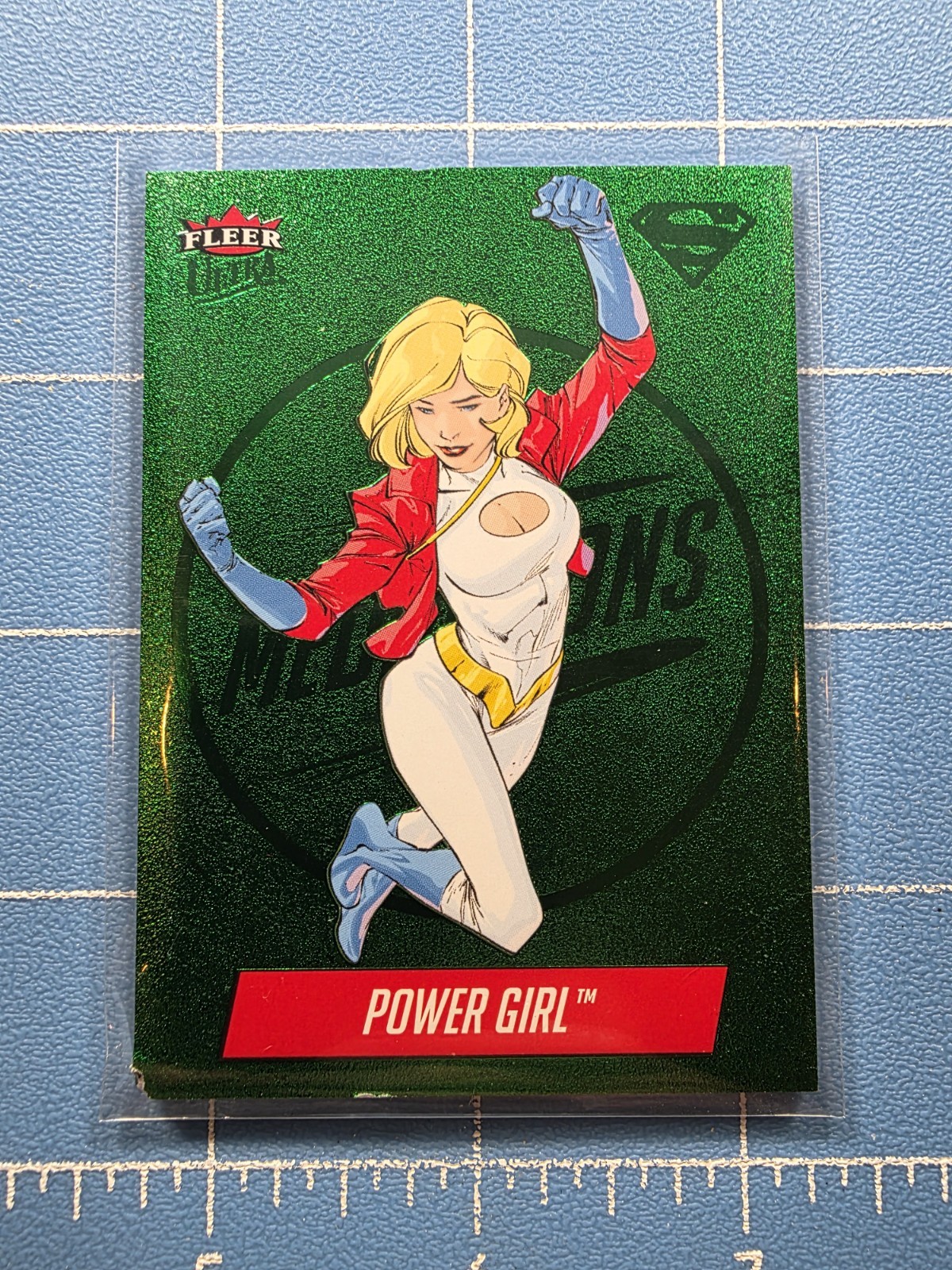 2026 Fleer Ultra Superman - Power Girl M-6 - Emerald 01/10 - Medallions - DMG