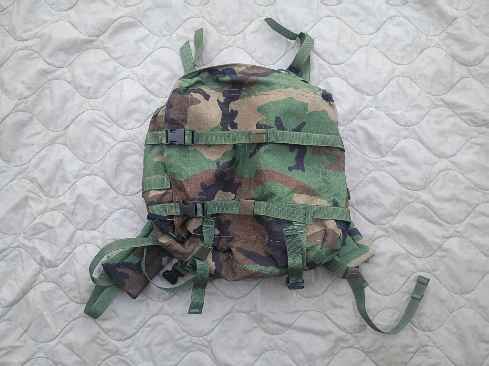 USGI MOLLE Modular Lightweight Load Carrying Equipment Medic Bag Woodland M81