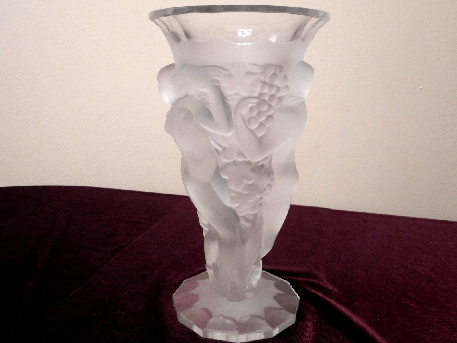 Circa 1920\'s \'\'La Dancing Nymphs\'\' by Joseph Inwald Art Glass Vase 8.5\'\'