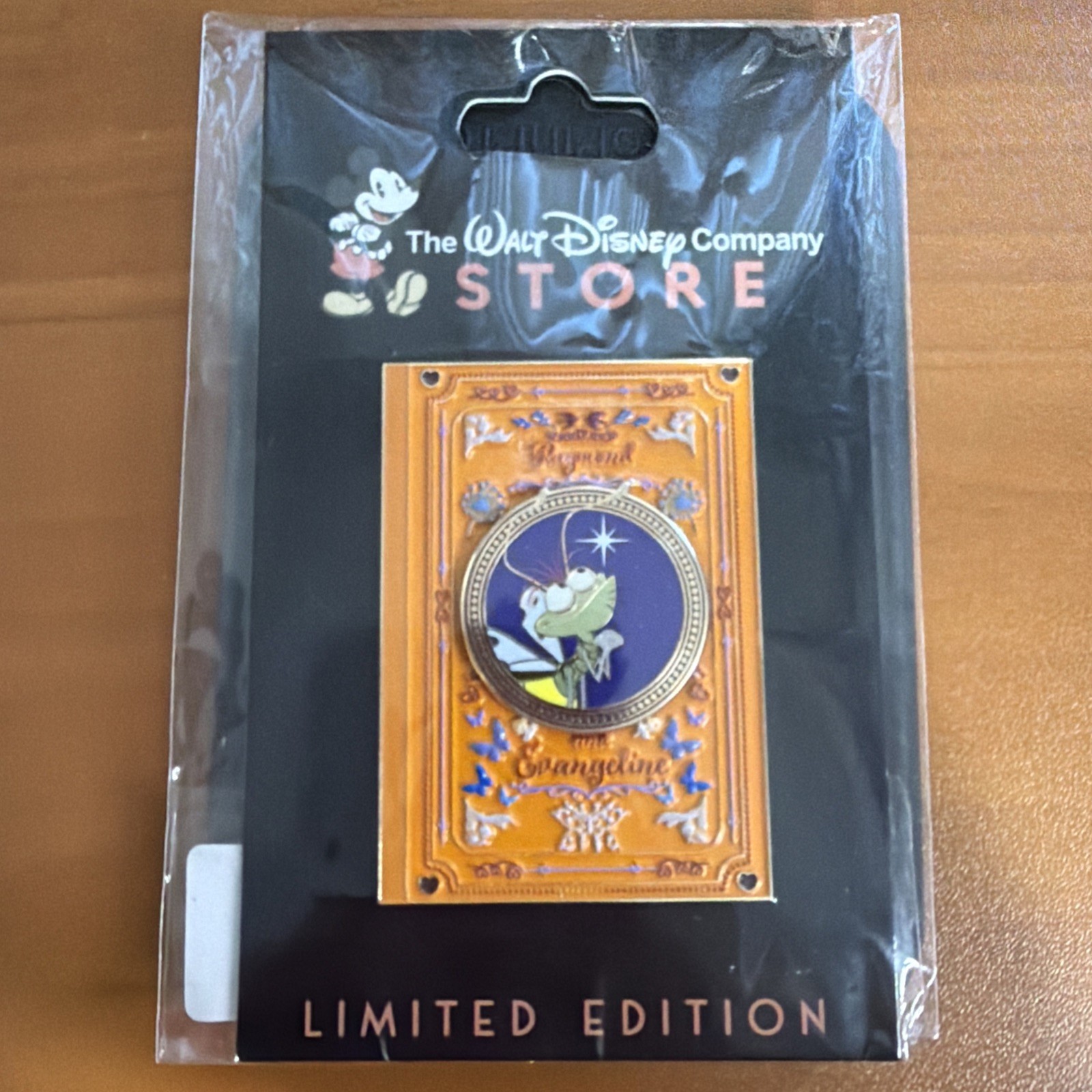 Disney TWDC Store Pin - Romantic Novel Series - Raymond & Evangeline LE 300