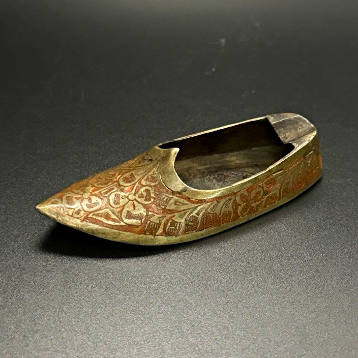 Brass-Tone Shoe-Shaped Collectible Ashtray, Engraved Floral Design
