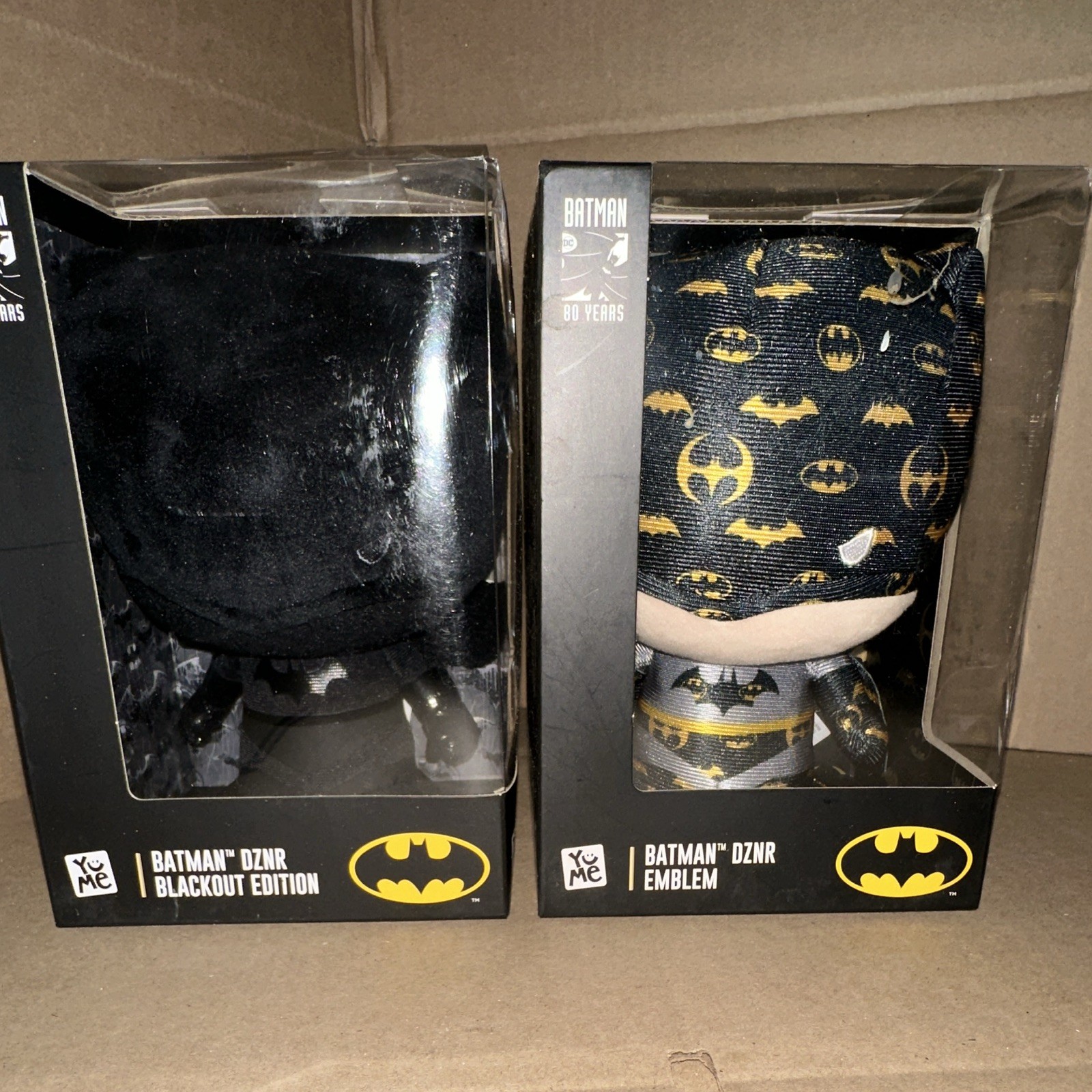 YuMe Batman DZNR Lot of 2 Figurines Blackout Edition & Emblem 3 in