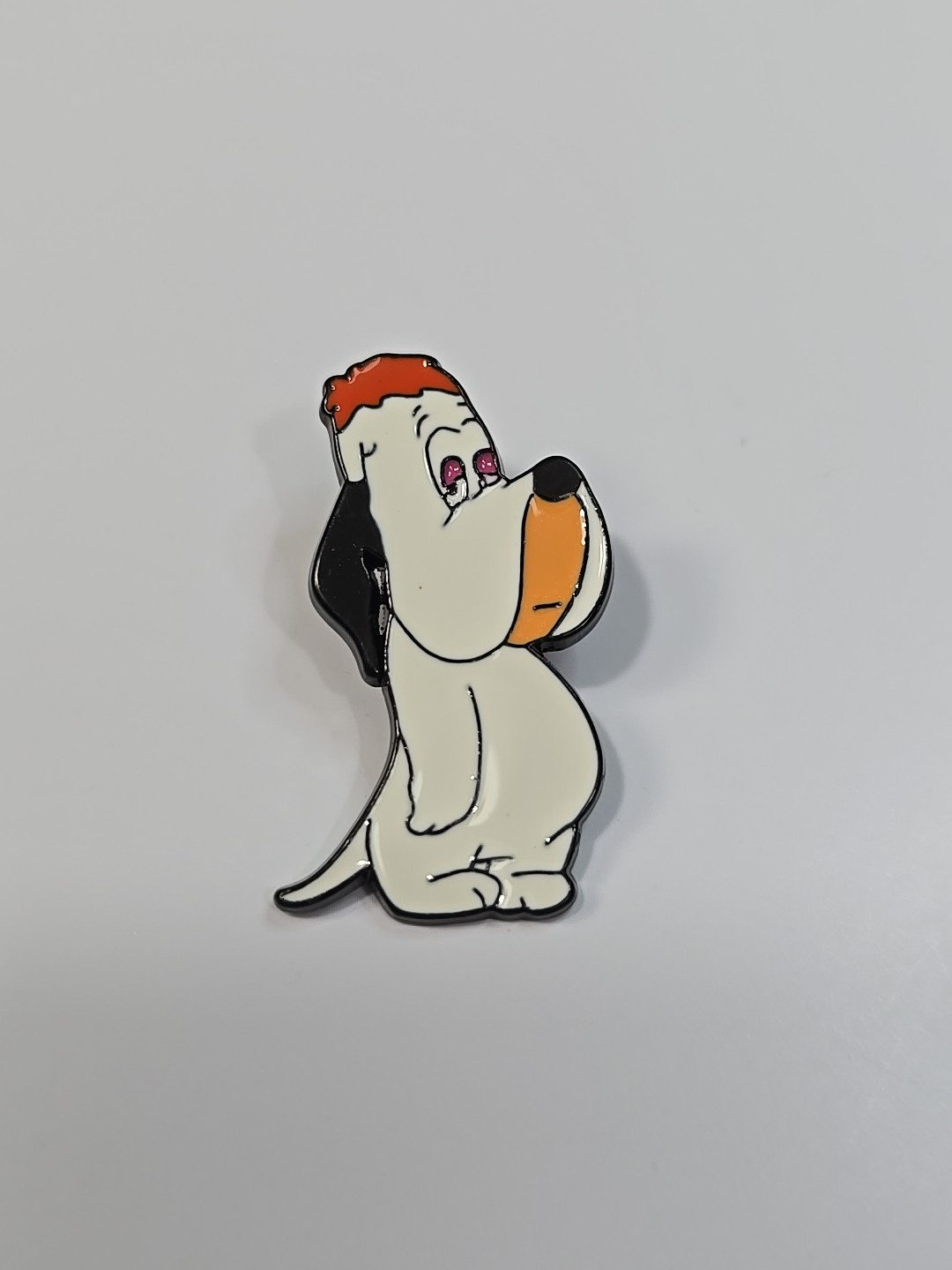 Droopy Dog Standing Side Eye Lapel Pin 