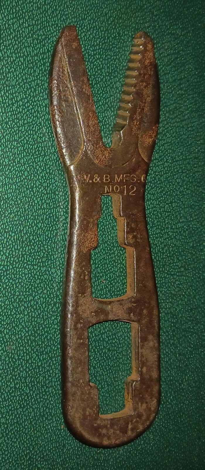 VINTAGE VAUGHAN & BUSHNELL (V&B) NO. 12 ALLIGATOR WRENCH w/ 1898 PATENT DATE
