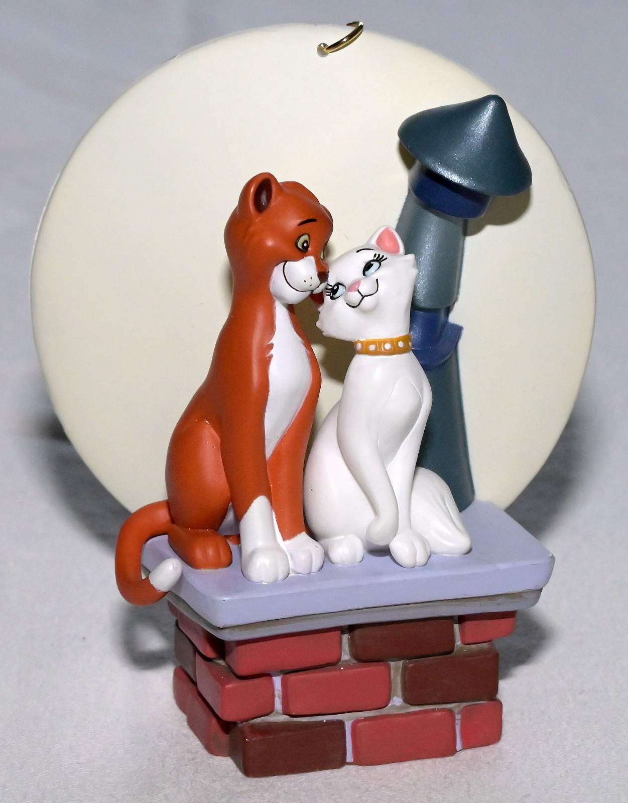 NIB  2001 Hallmark Keepsake The Aristocats Thomas O’Malley & Duchess Ornament