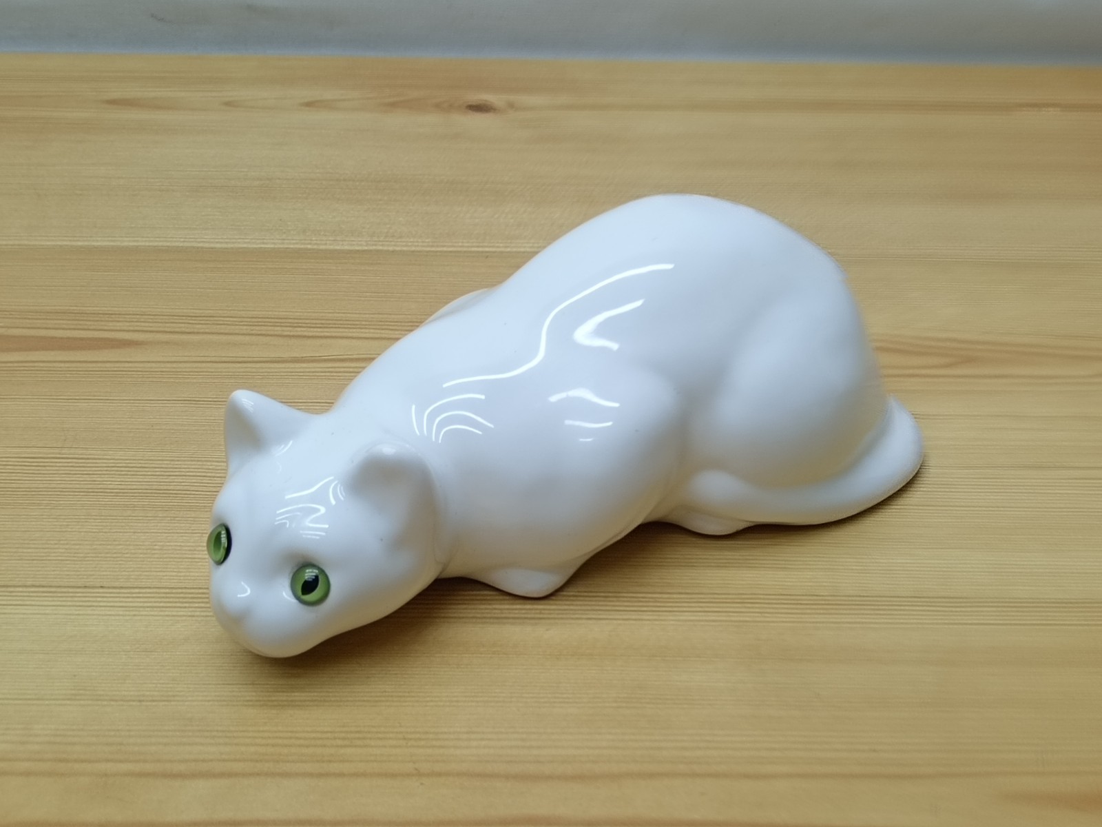Vintage Elpa Alcobaca Ceramic White Cat With Green Glass Eyes - Winstanley Style