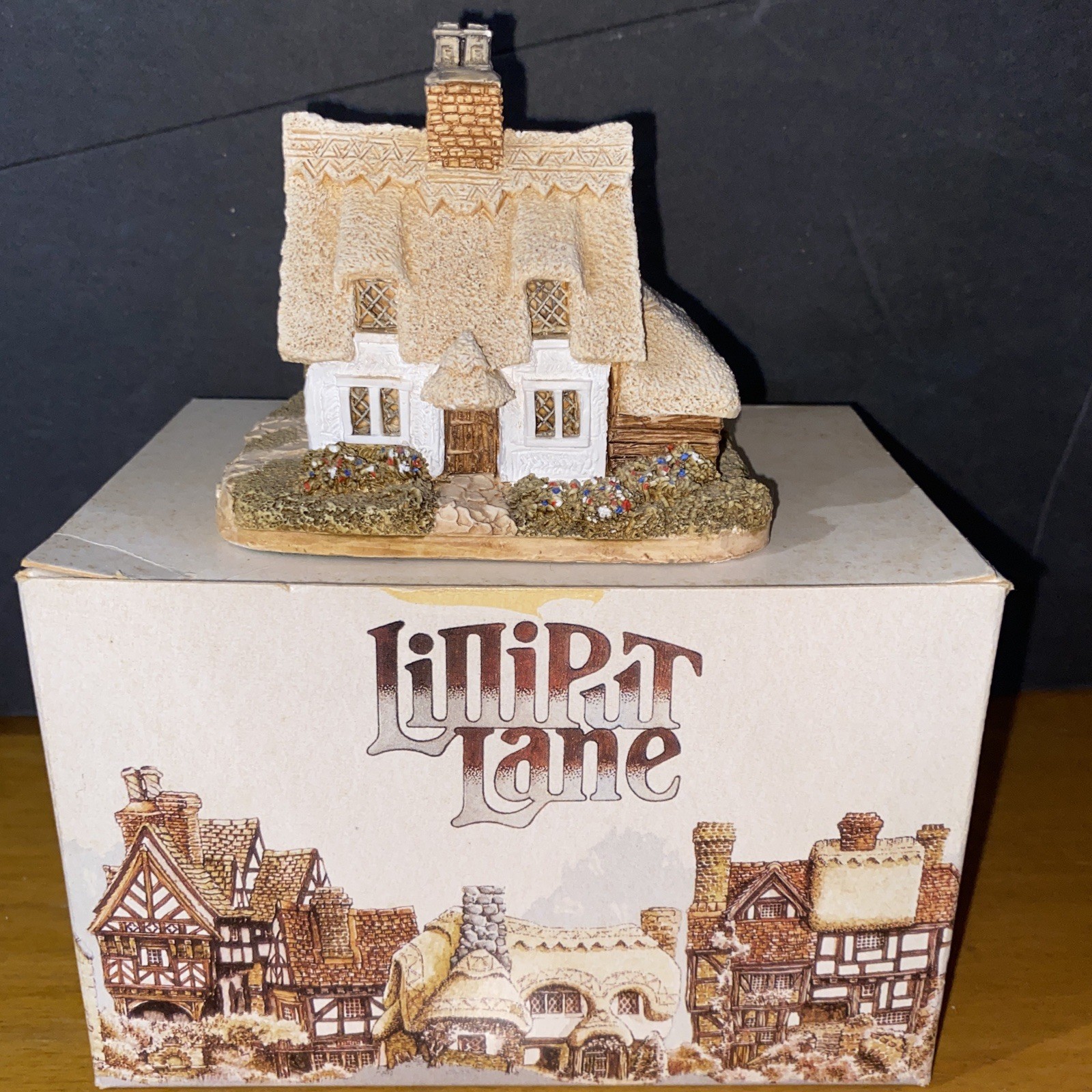 Vintage Liliput Lane “Claire Cottage” House Collectible With Box And Book3.5”x4”