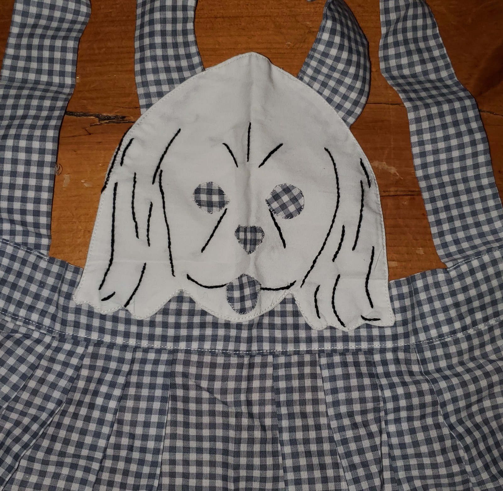 Vintage childrens Apron Gingham Print With Adorable Puppy 1950\'s Vintage childrens Apron Gingham Print With Adorable Puppy 1950\'s