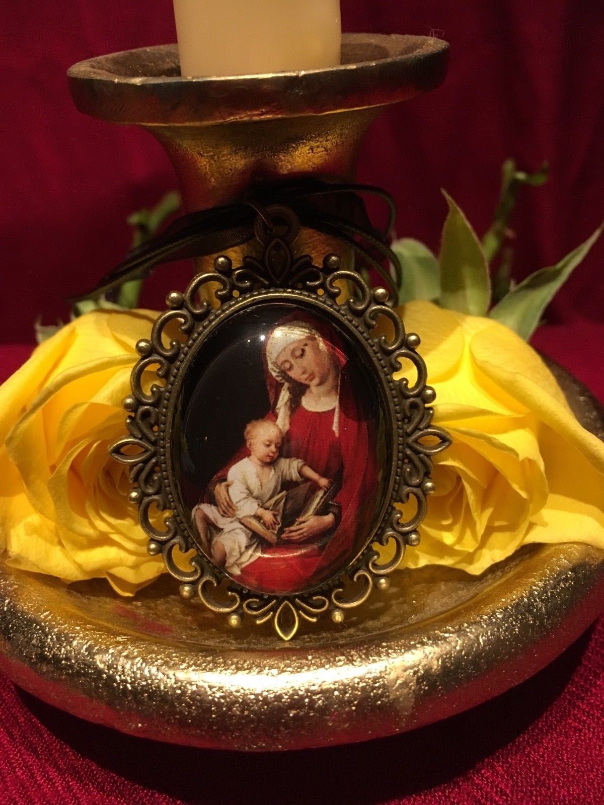Virgin and child pendant Virgin and child pendant