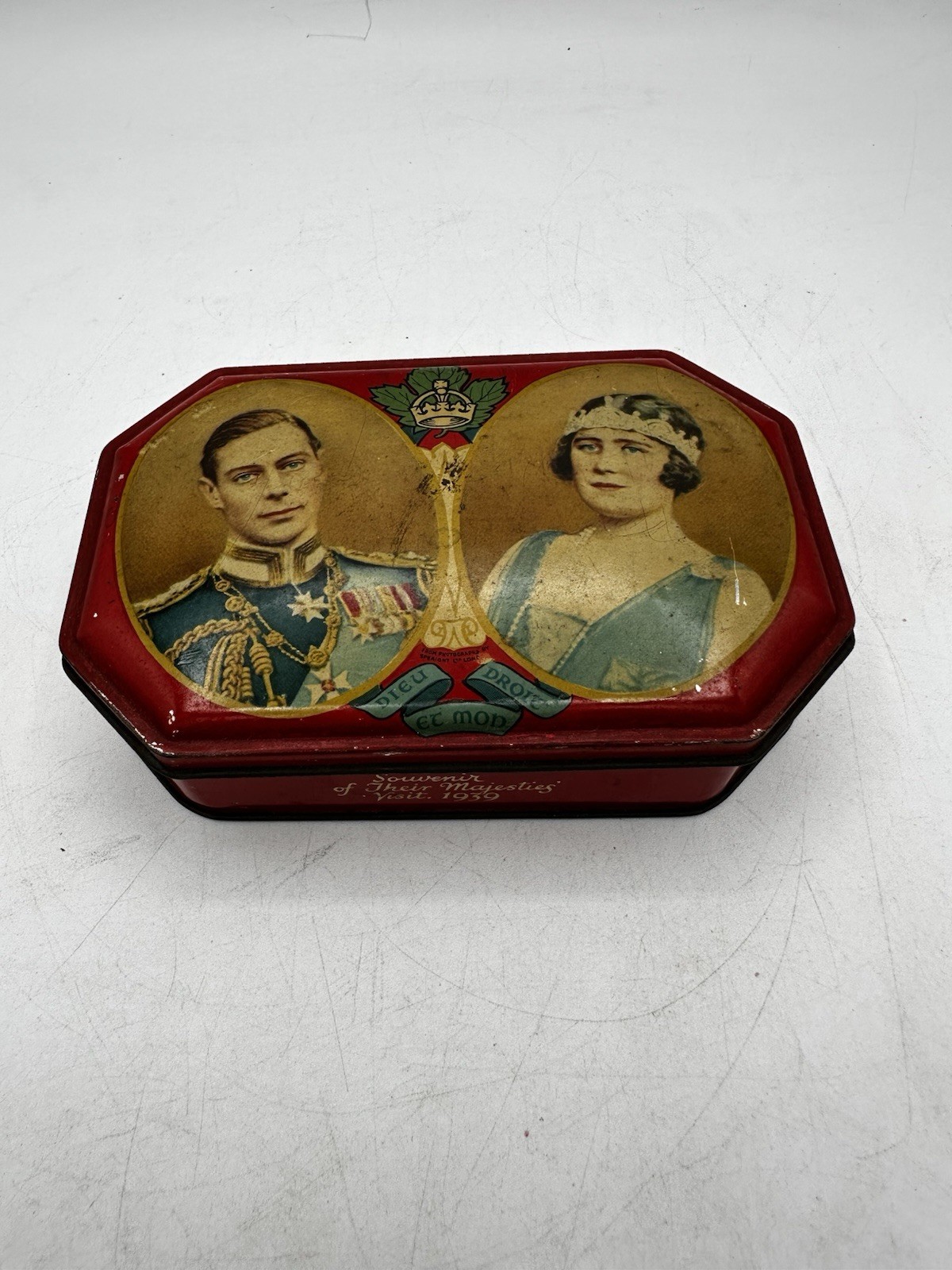 Royal Toffee Candy Tin Photograph Souvenir Tin  Majestie's Visit 1939 England
