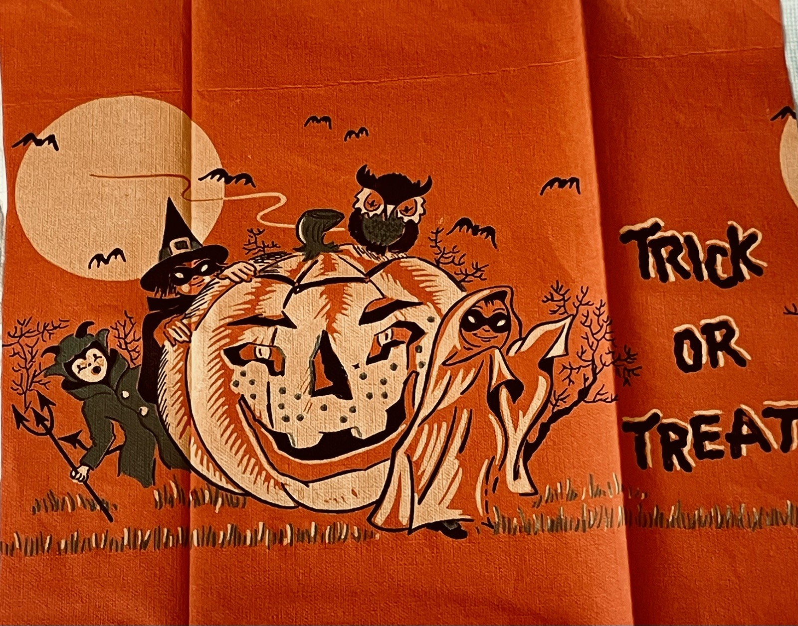 1 Rare Vintage Tuttle Halloween Crepe Paper Tote 13x18” panel precut pieces NOS 