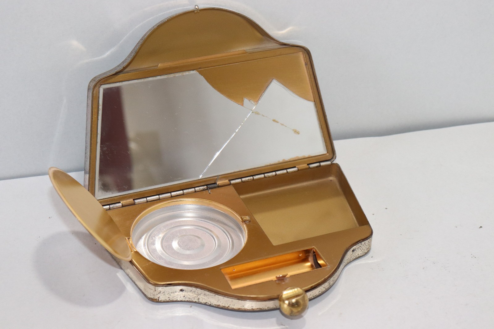 Rare Vintage Volupte USA Makeup Compact Powder Mirror.