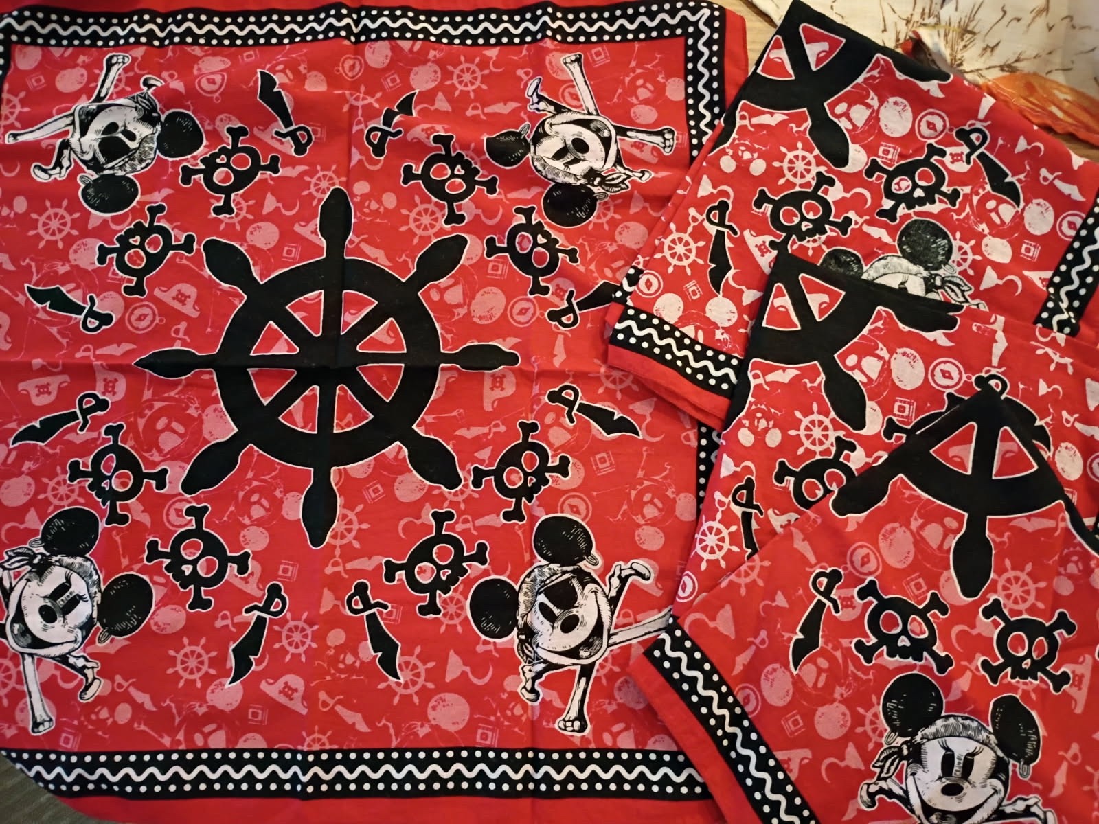 Set (4) Disney Cruise Pirate Night Bandanas 2026