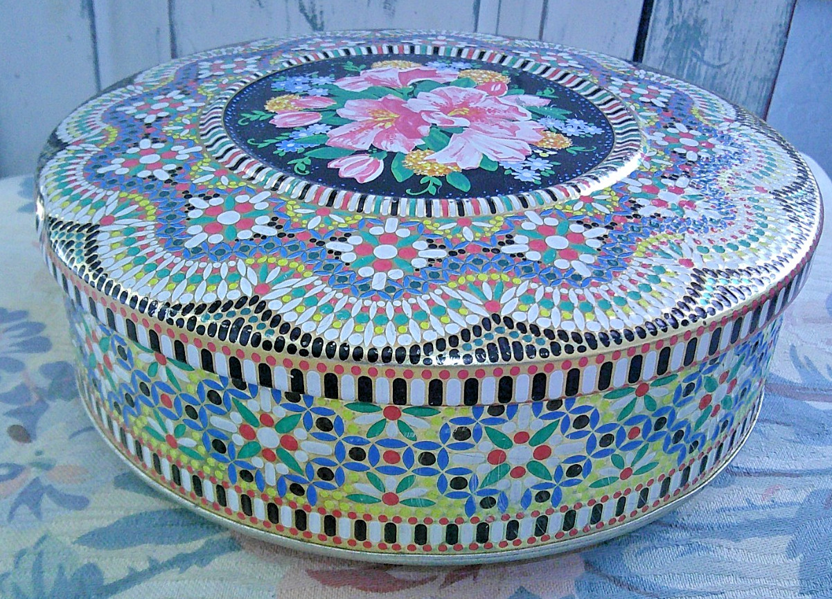 VINTAGE DAHER BISCUIT COOKIE TEA TIN FLORAL TEXTURED Decorative ENGLAND VINTAGE DAHER BISCUIT COOKIE TEA TIN FLORAL TEXTURED Decorative ENGLAND