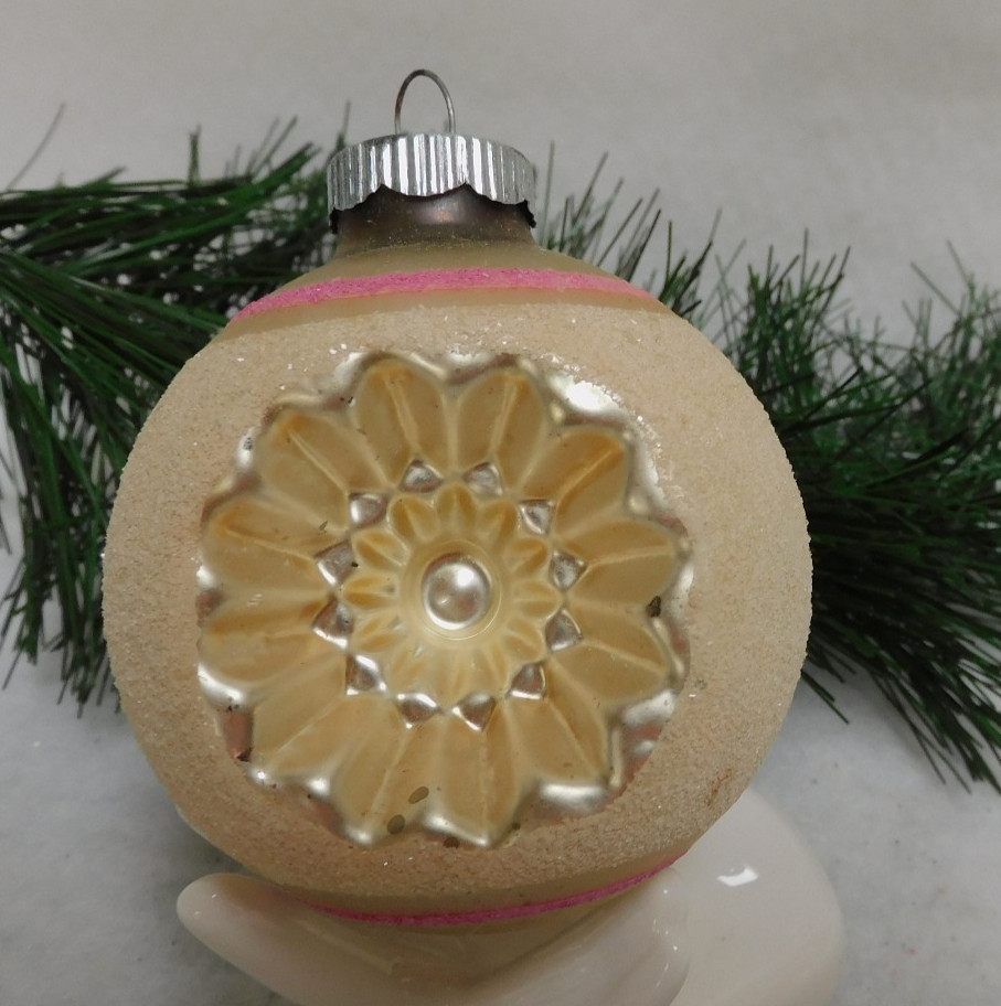 VTG LG. SHINY BRITE CHRISTMAS ORNAMENT DOUBLE INDENT HEAVY MICA PRETTY COLORS VTG LG. SHINY BRITE CHRISTMAS ORNAMENT DOUBLE INDENT HEAVY MICA PRETTY COLORS