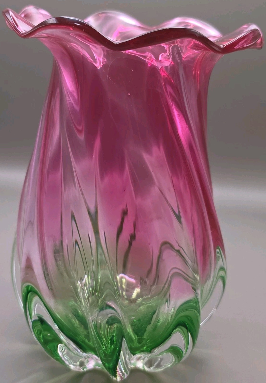 Vintage Teleflora Vase Hand Blown Glass Pink to Green Swirl & Ruffled Rim / 7 ¼”
