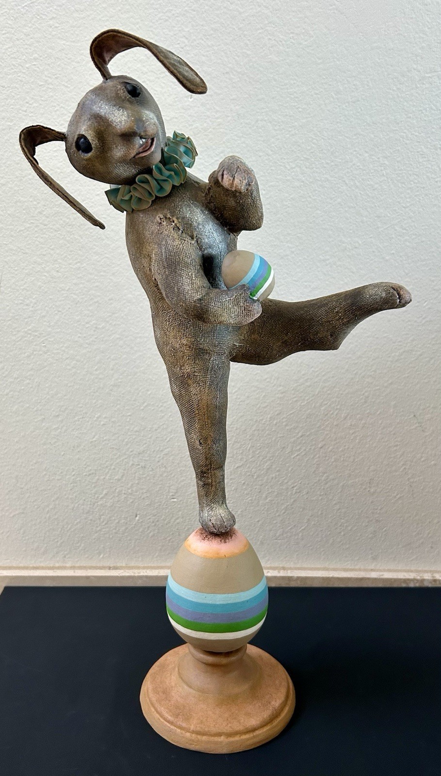 RARE LARGE 20” Vergie Lightfoot Bethany Lowe Balancing Rabbit Figure Sculpture