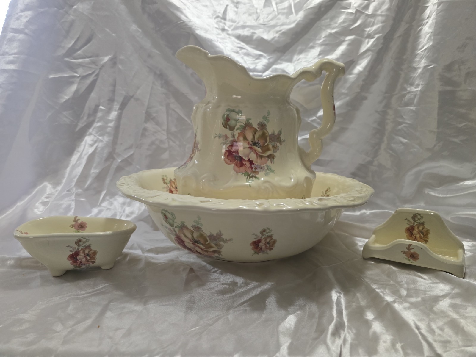 Vintage VB Athena California 4 Pc Floral Pitcher Basin Razor Soap Set