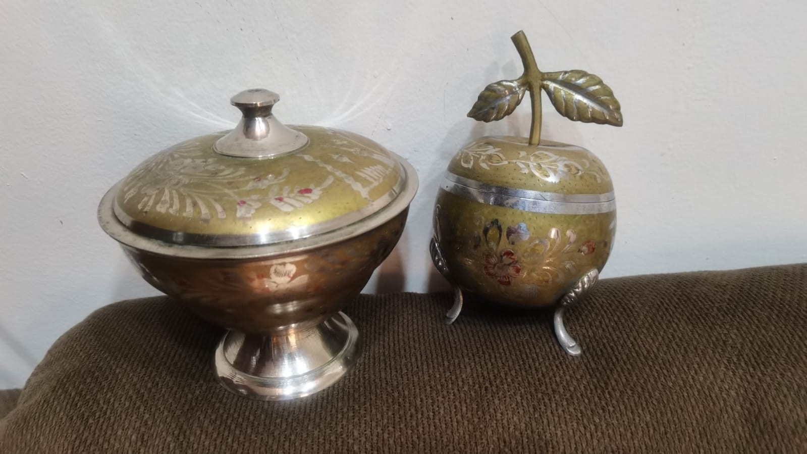 Vintage Handcrafted Heavy Brass Vessels Set 2-Piece Etched Floral Bowl & Apple Vintage Handcrafted Heavy Brass Vessels Set 2-Piece Etched Floral Bowl & Apple