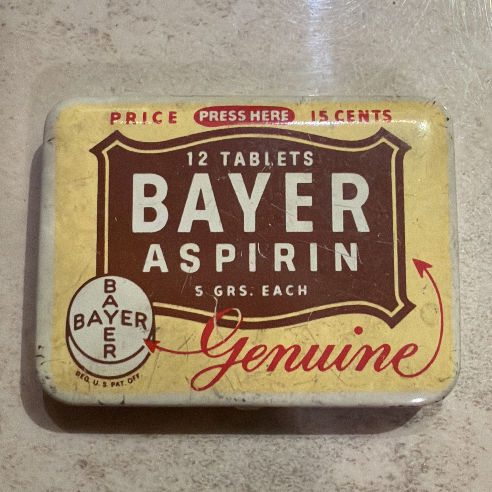 Vintage Bayer Tablets of Asprin Tin 12 Tablet Size 1 3/4