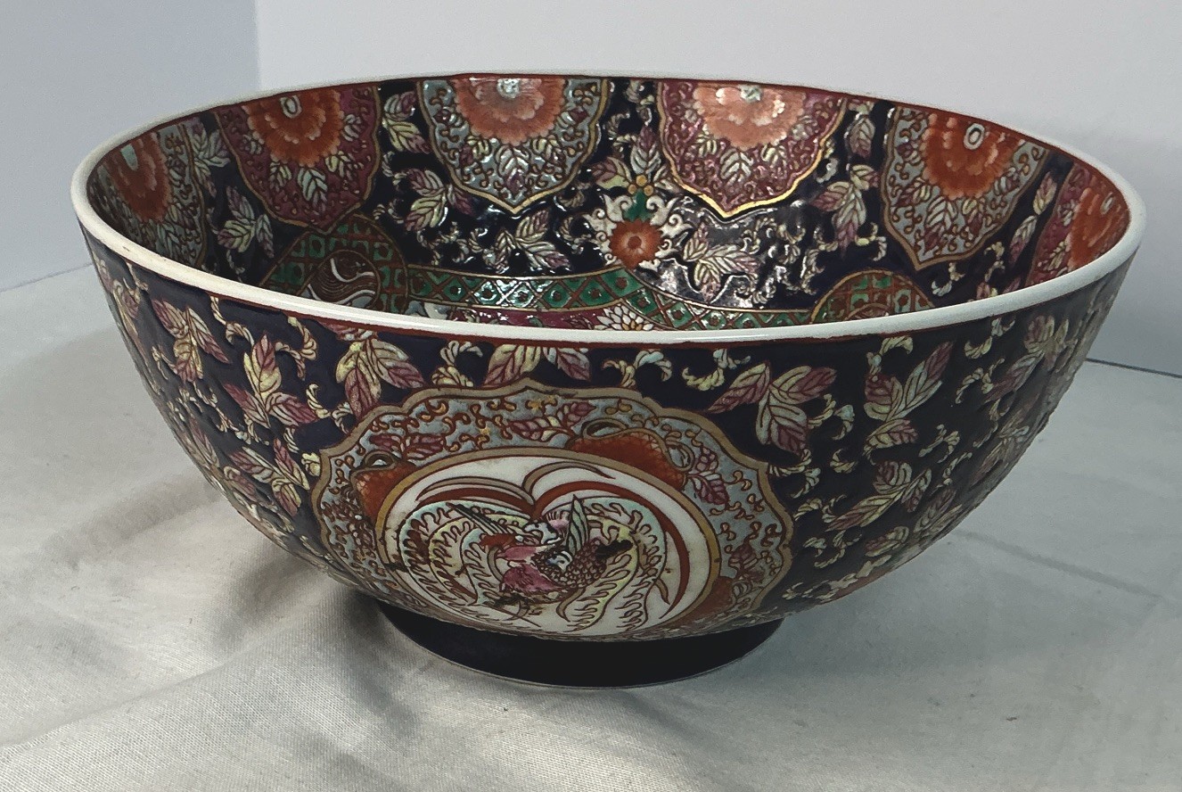 Vintage Japanese Kutani Imari Style Porcelain Centerpiece Bowl Hand Decorated