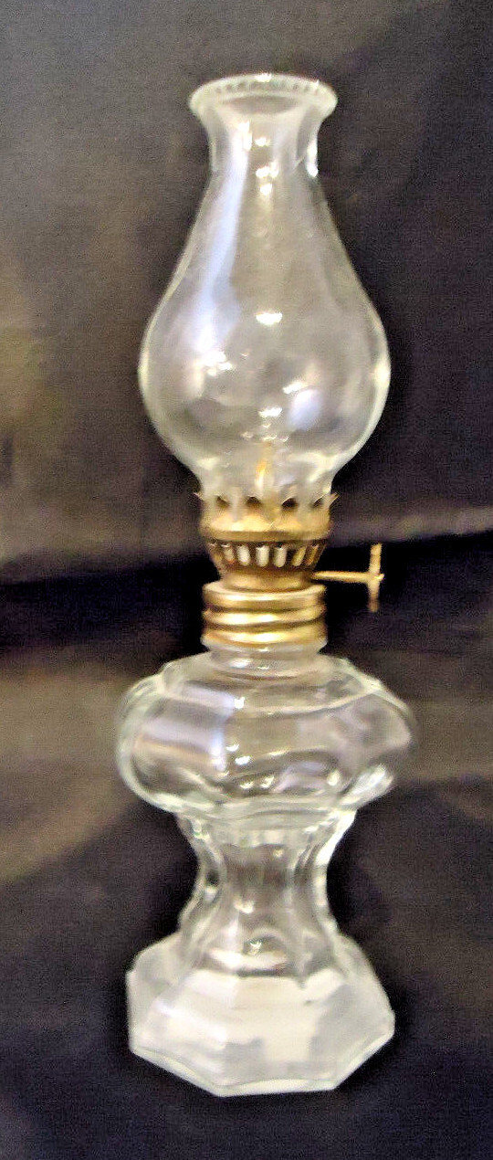 VINTAGE CRISA MINIATURE CLEAR GLASS OIL LAMP 6 3/4\