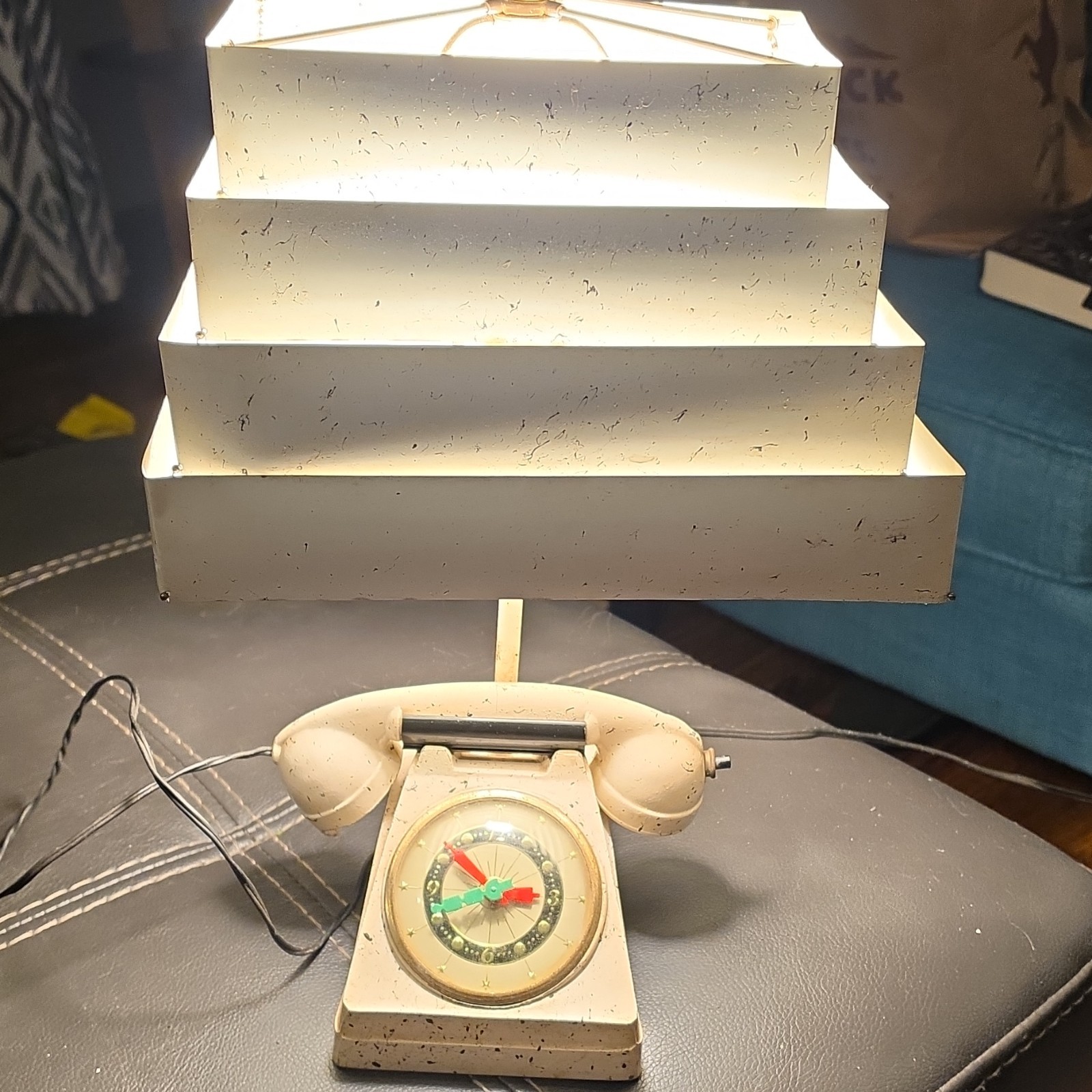 Vintage Trea Boye Kitsch Lighter Telephone Clock white Lamp Venetian Blind Shade