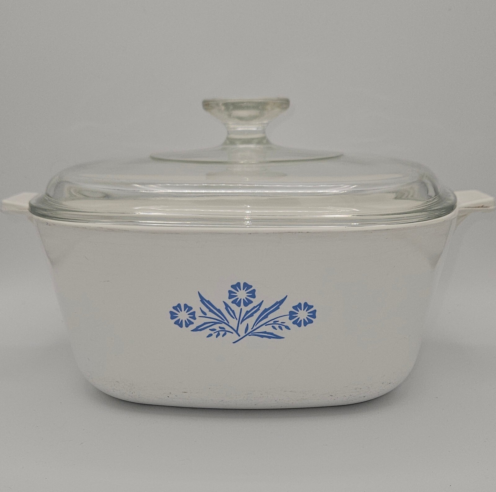 Vintage Corning Ware Cornflower Blue 2.5 Qt Casserole Dish (58 characters)