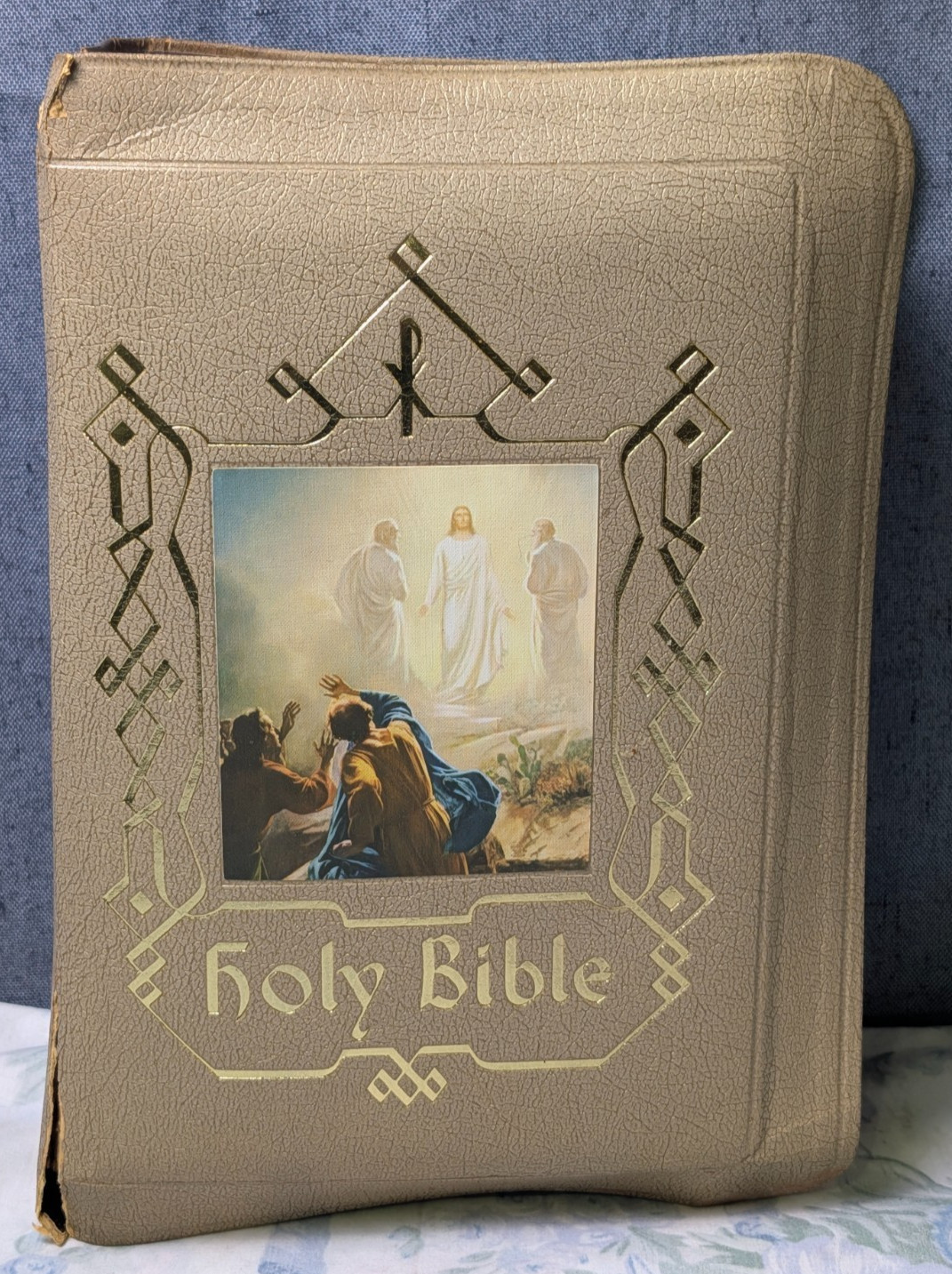 VTG Catholic Holy Bible The Holy Name Deluxe Edition 1969 Cover Old Illustrated
