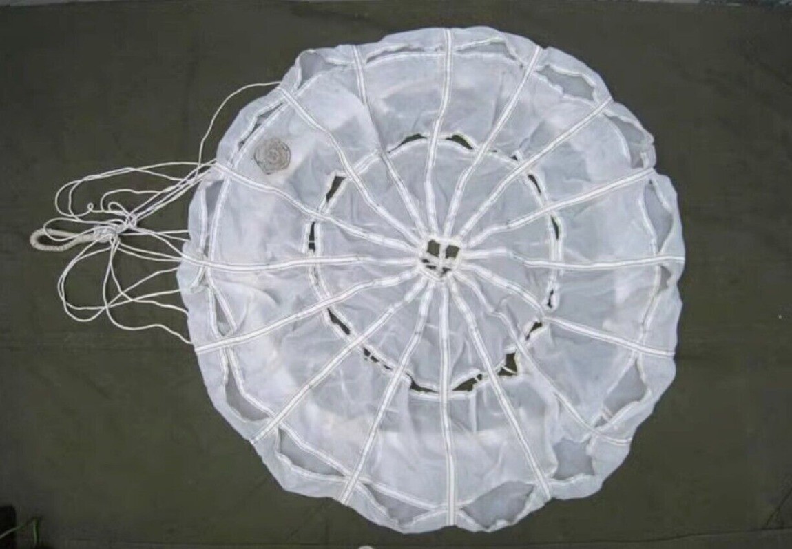 1pc Aerospace Vintage Military Supply Drop Parachute Diameter 1.1m/3.6Ft